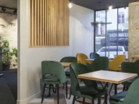 曼恩酒店 拉瓦勒酒店