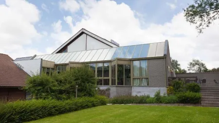 Flanders Lodge Hotel Отели рядом с достопримечательностью «Мененские ворота»