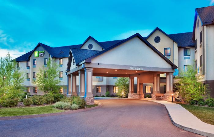 Holiday Inn Express & Suites BRADLEY AIRPORT by IHG
