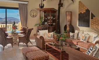 Royal Garden Villas, Luxury Hotel