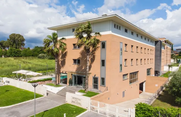 艾汀提那公園酒店