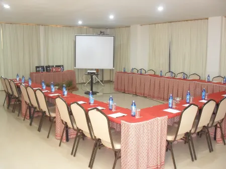 Hotel Gran Central Отели в г. Wenang