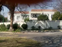Benvenuto Hotel & Conference Centre - parking
