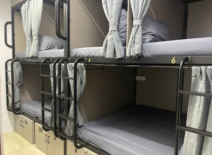 メドウズ・ホステル