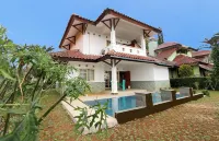 Villa ChavaMinerva Aries Ciater with Private Pool - Pools