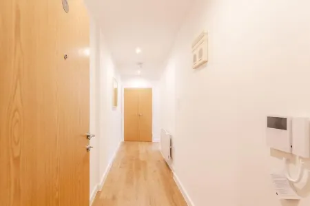 Roomspace Serviced Apartments - Swan House