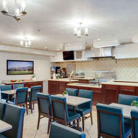 Ayres Hotel Corona – Riverside