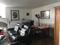 Scardroy Homes Inverness - Central 2 Bedroom with Parking WiFi Smart TVs Sleeps up to 6