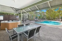 Coral Beach Noosa Resort - Beach