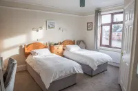 Toothbrush Rooms at Lattice Lodge - Guest Kitchen & EV Recharging Hotels in Іпсвіч