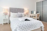 City Stay Apartments - Hub Hotel dekat Furzton Lake