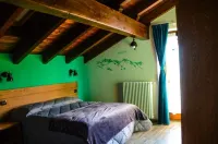 Les Vrais Rayons Hotels in Fénis