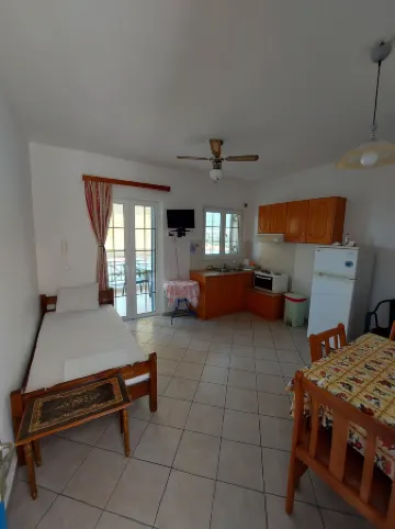 Matina Apartments Tyros