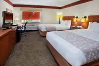 Travelodge by Wyndham Columbus State University Các khách sạn ở Columbus