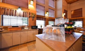 Kelly Inn and Suites Mitchell