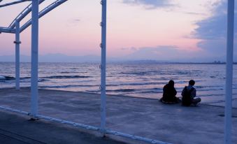 Iza Enoshima Guest House and Bar