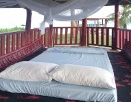 Vaiula Beach Fales - parking