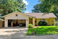 TripleHRetreat+Pets+Waterfront+Dock+GameRoom