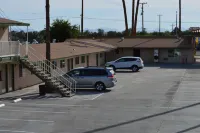 Rodeway Inn & Suites Blythe I-10 - parking