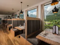 Hotel Royal Und Ferienhaus Annabel Hotels in Sesto