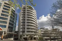 Quest Auckland Serviced Apartments Hotels in 