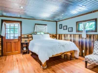 Butterfly Hollow B&B Hotels in Smith County