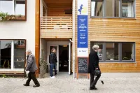 ฟามิเลียนโฮเทล ไวมาร์ โรงแรมใกล้Mahnmalsanlage und Gedenkstatte der DDR