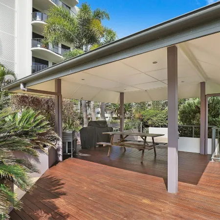 Meridian Alex Beach Apartments