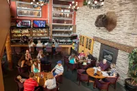 Waterton Lakes Lodge Resort - bar