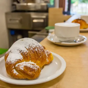 Student's Hostel Estense Отели в г. Феррара