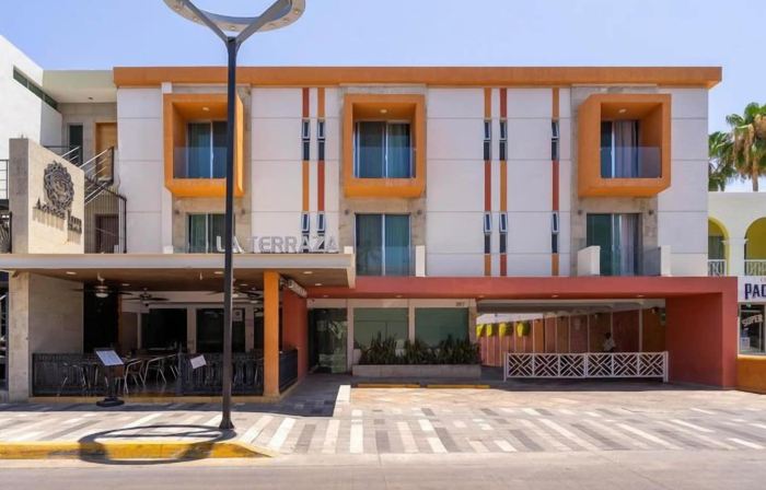 Hotel Azteca Inn