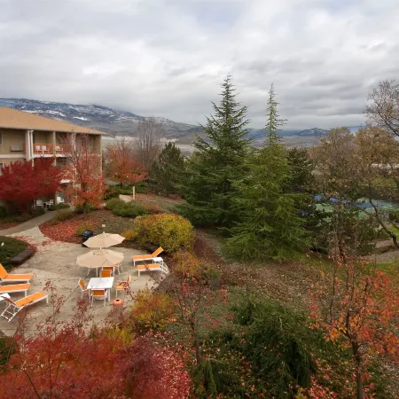 Ashland Hills Hotel & Suites