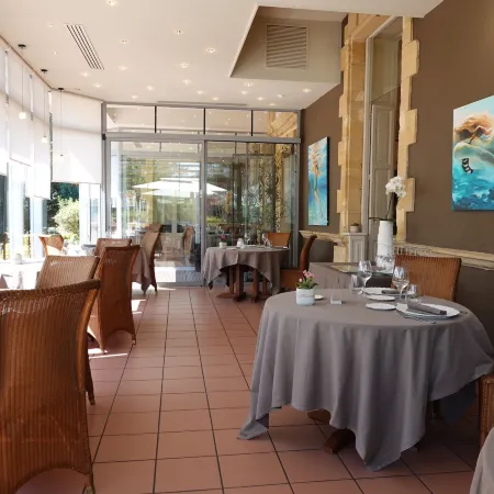 Château de Champlong Table Hôtel Golf & Spa