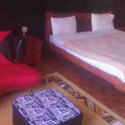 Rose Wood Lounge Rooms