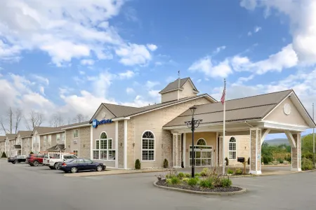 Best Western Cooperstown Inn  Suites