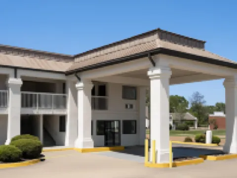 Days Inn & Suites by Wyndham Byram Hotels in Byram