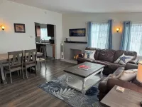 Comfortable and Conveniently Located 3-bedroom house with WiFi in Avalon