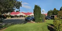 Balmoral Lodge Motel - Motels