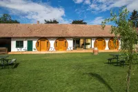 Winzerhof Küssler - Weinviertel Hotels in Stillfried