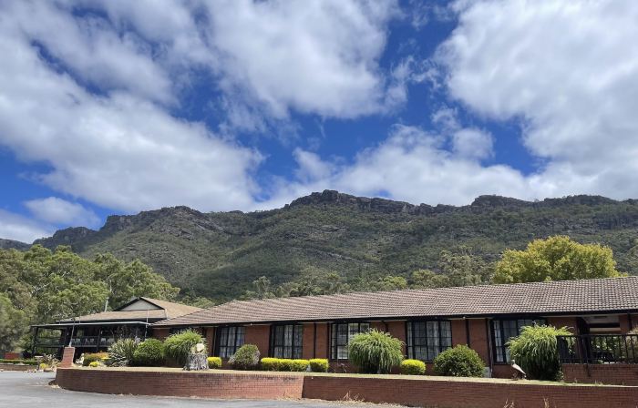 Country Plaza Halls Gap