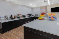 Hawthorn Extended Stay by Wyndham Oklahoma City Airport - breakfast