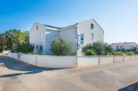 Apartments Olujic Hotels in Vir