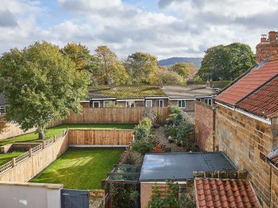 Host & Stay - Waterlily Cottage