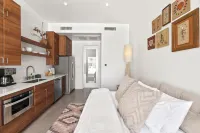 Funky Pool Side Cabana in Dtphx