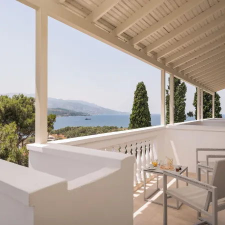 Ino Hotel & Suites