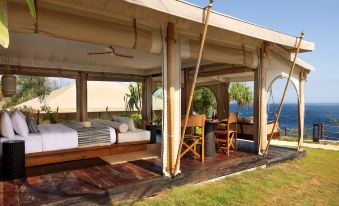 ARNA Suites and Ocean Lounge
