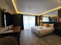 Balcony Hotel
