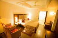 Hotel Devaragam