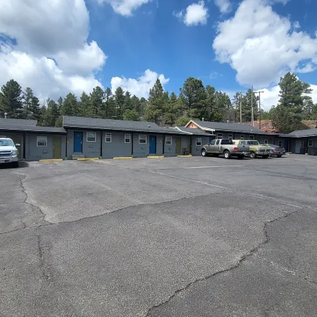 Travelers Inn