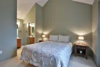 Seven Springs Sunridge 3 Br Condo, Sleeps 10! - Apartments